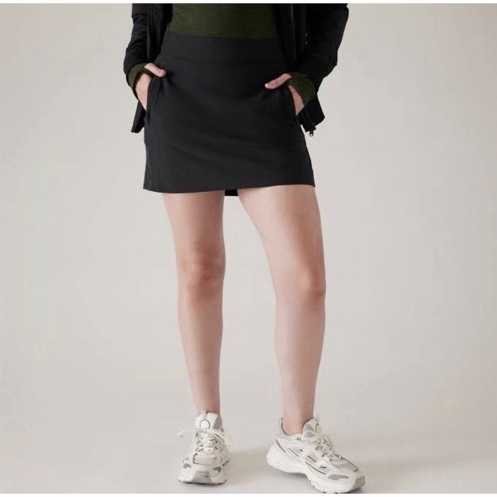 Athleta Women's Black Everyday Woven Skort Skirt  Sz 12 A-Line Casual Athleisure
